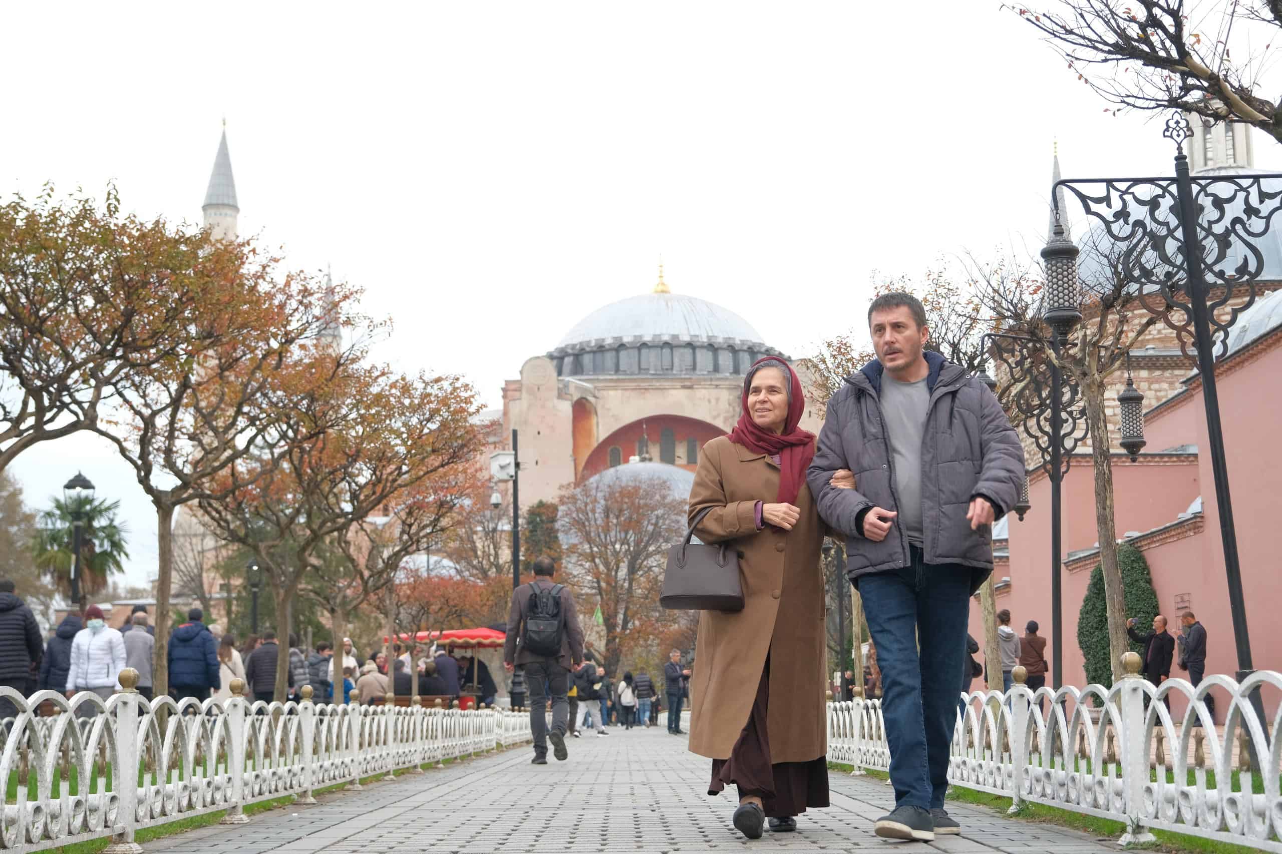 Tabii'nin Yeni Orijinal Dizisi "Cihangir Cumhuriyeti" İzleyicilerle Buluştu!